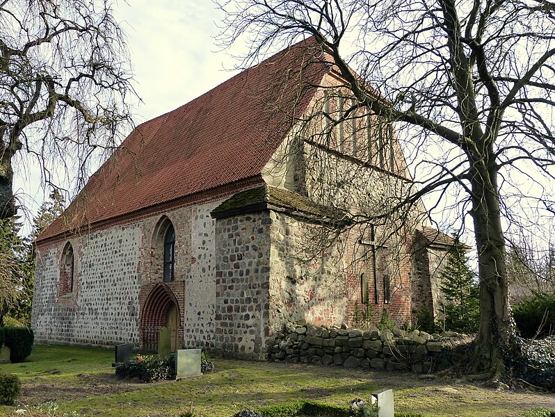 Файл:Hohenmocker Kirche Nordwest.JPG