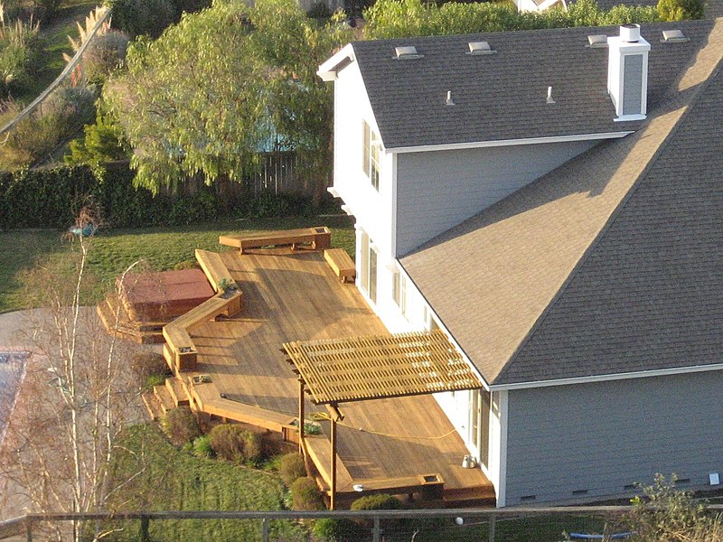 Archivo:Backyard deck.JPG