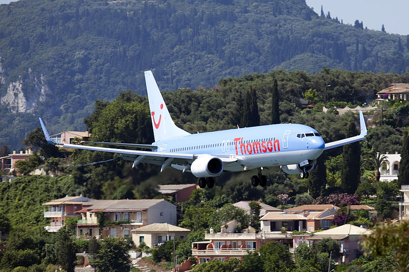 File:G-TAWA B737-800 Thomson (7188847487).jpg