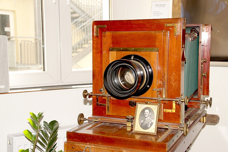 File:Historic Camera 05.jpg