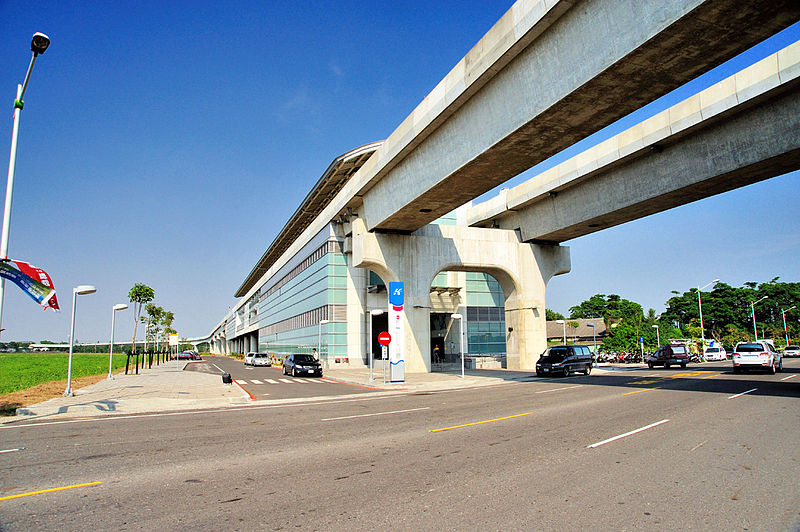 File:KRTC CingPu Station.jpg