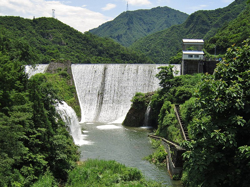 File:Kuromata Dam 2011-07.jpg