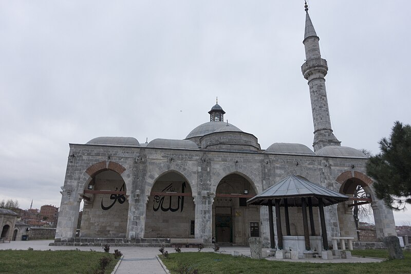 Archivo:Muradiye mosque 3468.jpg