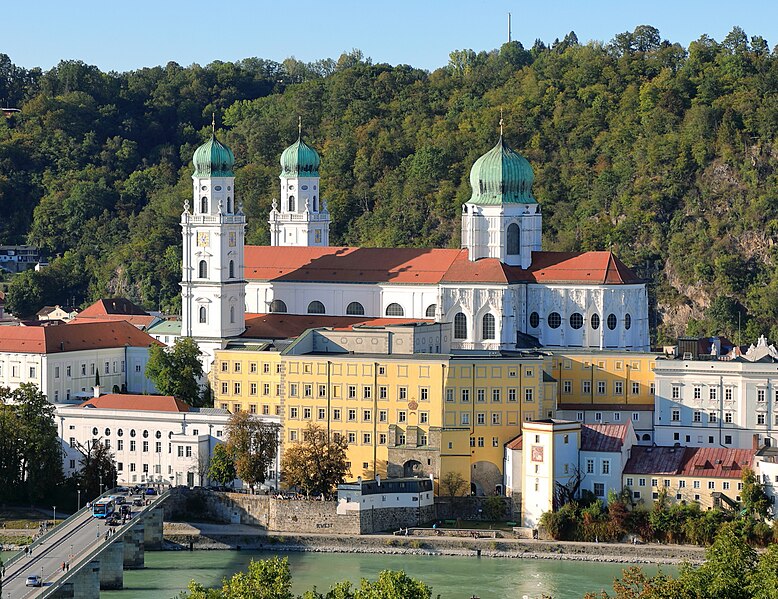 File:Passau - Dom (1).JPG