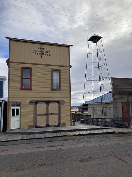 File:Shaniko City Hall.jpg