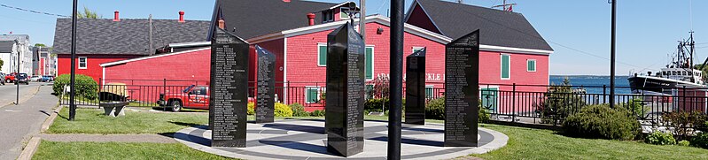 File:The Fisherman's Memorial.JPG