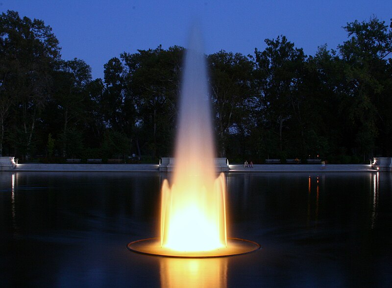 File:ForestParkFountain.jpg