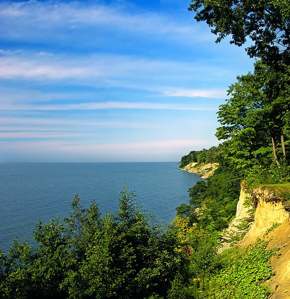 File:Lake Erie Land's End.jpg