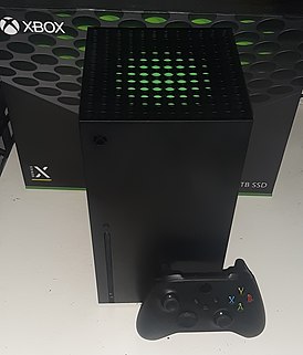 Xbox Series X вместе с геймпадом