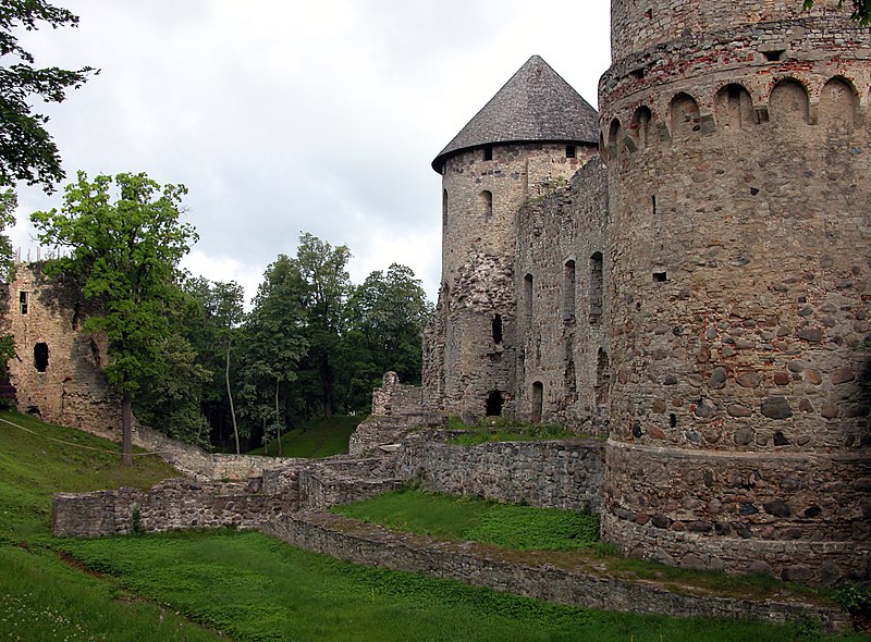 Файл:Cesis Burg.jpg