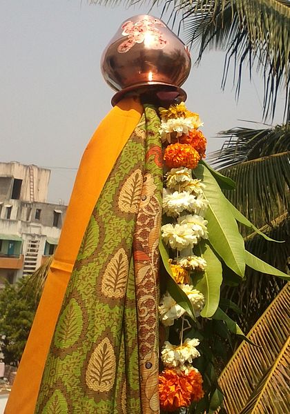 File:Gudhi Padwa Gudhi cropped.jpg