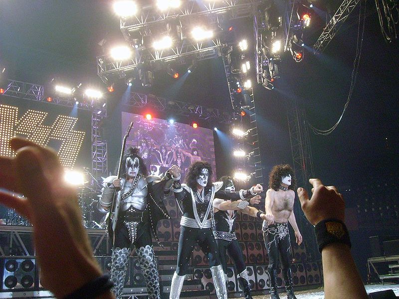 Archivo:KISS at Concert.jpg