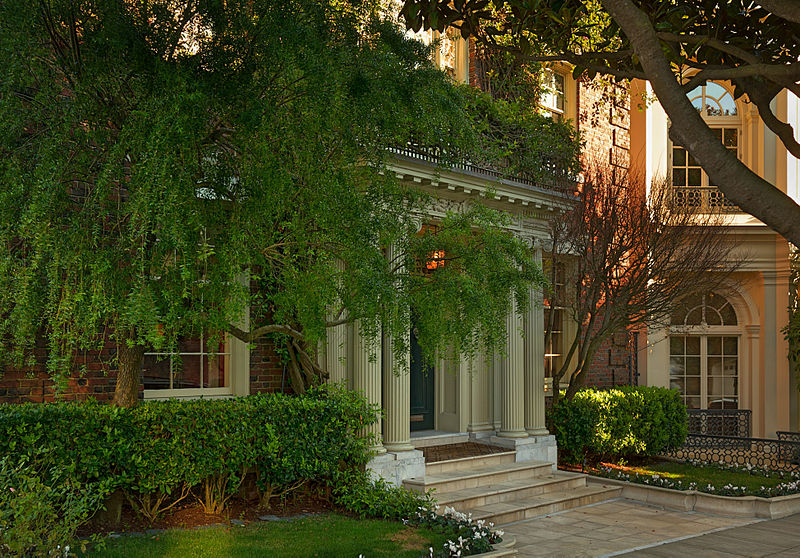 File:Pacific Heights, house entrance.jpg