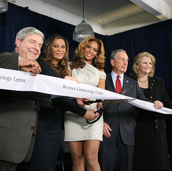 File:Beyoncé Cosmetology Center.jpg