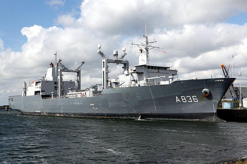 Archivo:HNLMS Amsterdam A 836.jpg