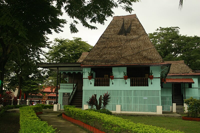 File:Mabini Shrine, PUP-Manila 2.jpg