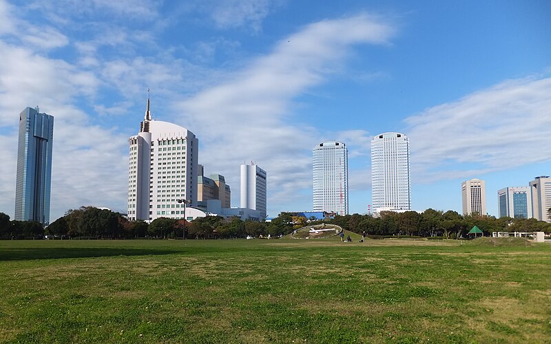 File:Makuhari Park.jpg