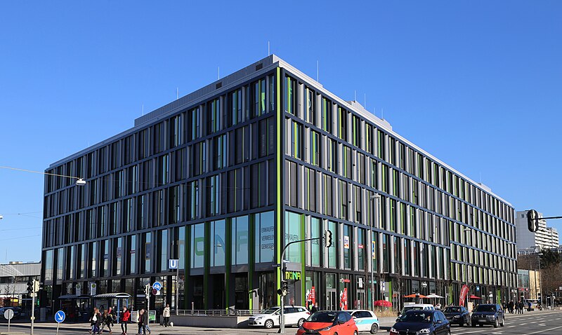 File:Mona Einkaufszentrum Moosach Muenchen-3.jpg