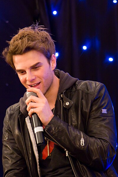 File:Nate Buzolic.jpg