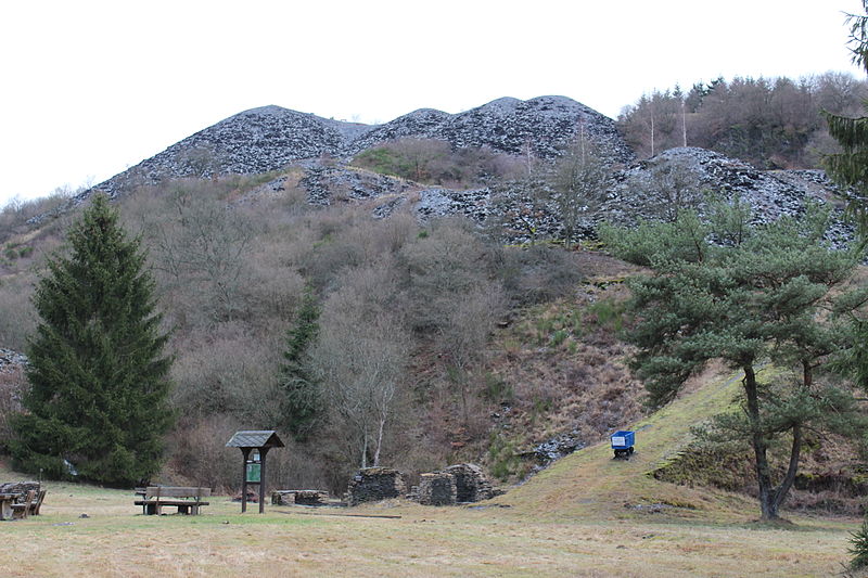 Файл:Schieferhalden im Kaulenbachtal.jpg