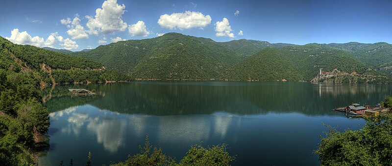 File:Vucha PAN-HDR.jpg