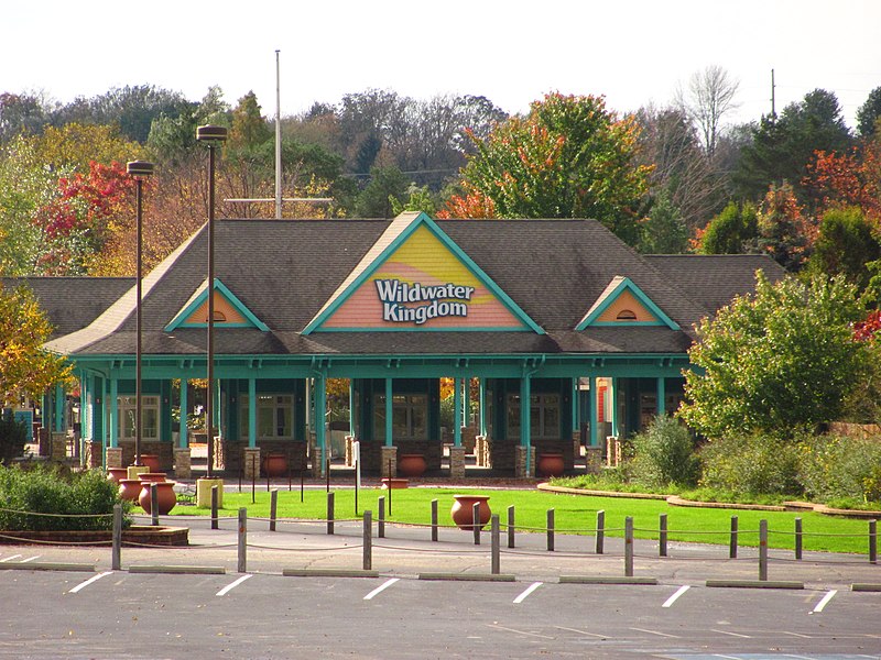 File:Wildwater Kingdom entrance.jpg