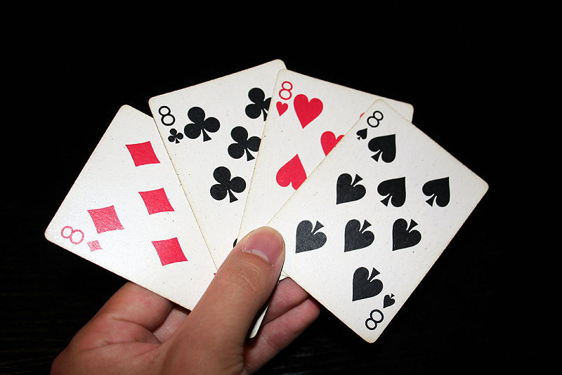 Archivo:8 playing cards.jpg