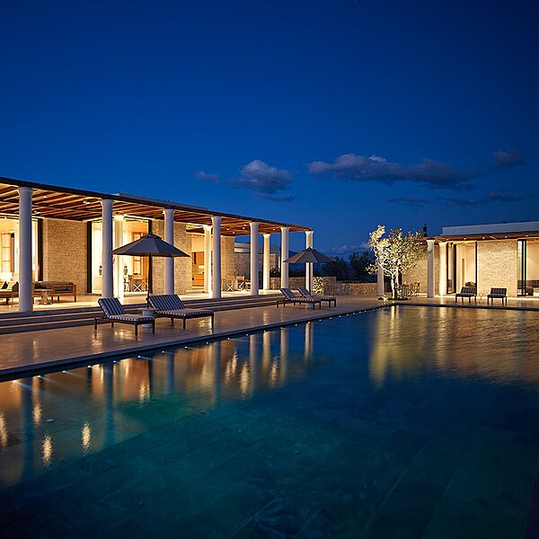 File:Amanzoe-Villa-Night.jpg