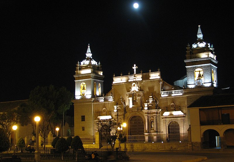 File:Ayacucho church by night.jpg