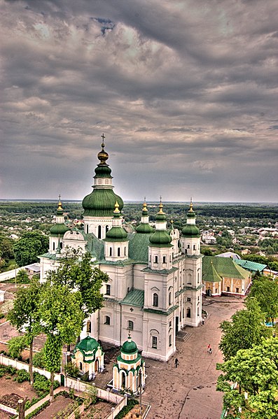 Файл:Chernigov Holy Trinity Cathedral.jpg