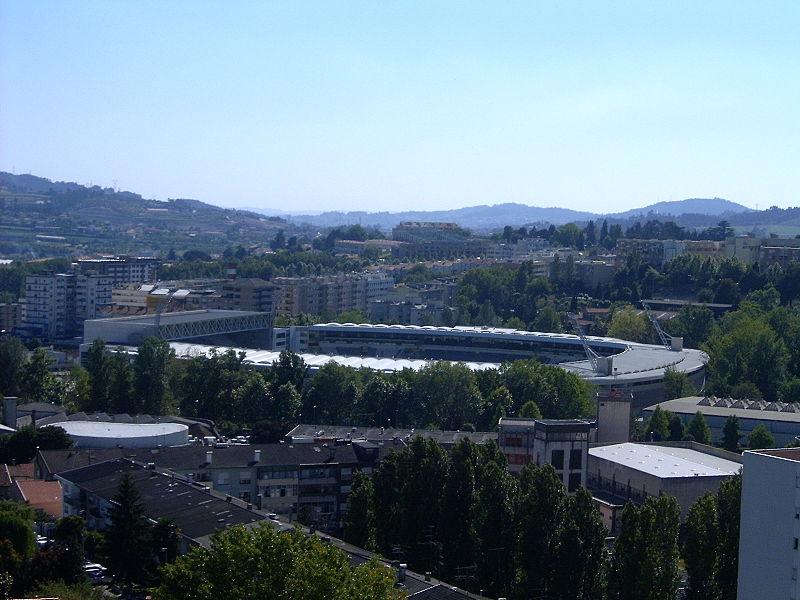 Файл:Estádio de Guimarães.JPG