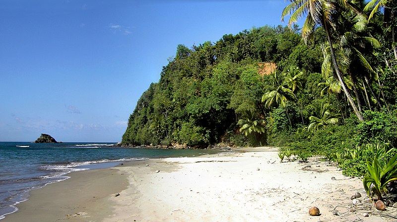 Archivo:Hampstead Beach (Dominica).jpg