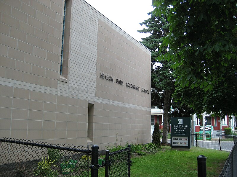 File:Heydon Park Secondary School.JPG