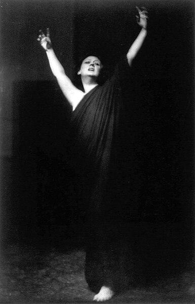 Файл:Isadora Duncan (grayscale).jpg