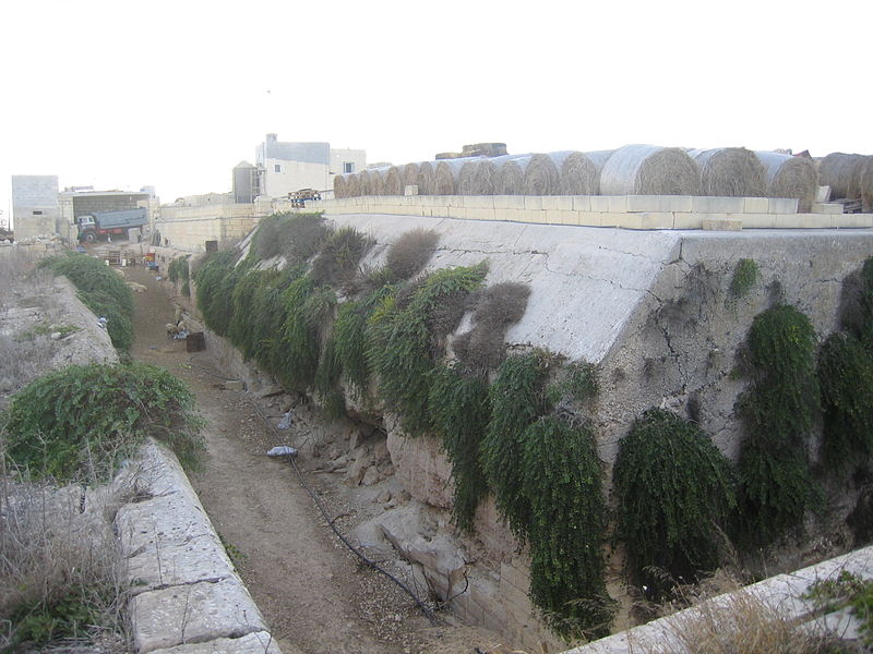 File:SanLeonardo south ditch.JPG