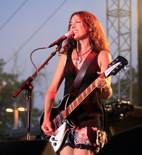 File:Susanna Hoffs 2006.jpg