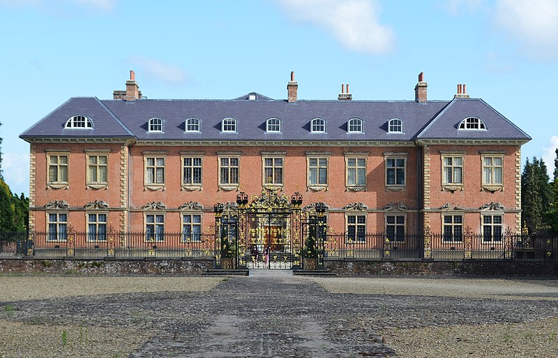 File:Tredegar House, Wales (48721554268).jpg