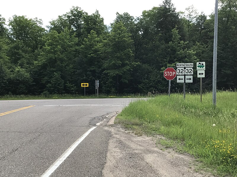 File:Wis52 northern terminus.jpg