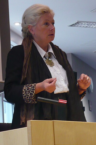 File:Zuzana Roithová.jpg