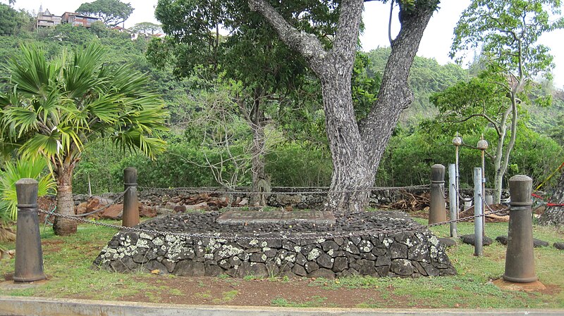 File:Oahu-RoyalMausoleum-JohnYoung-gravesite.JPG