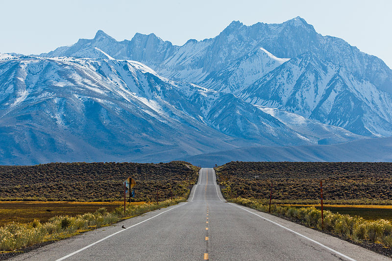 Файл:Sherwin Range, Benton Crossing.jpg