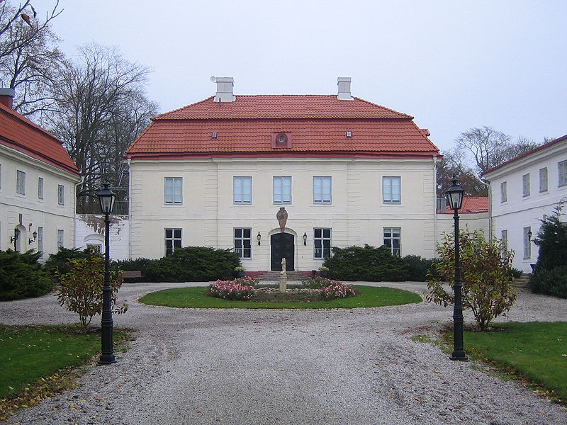 File:Swedish castle Bjärsjölagård.jpg