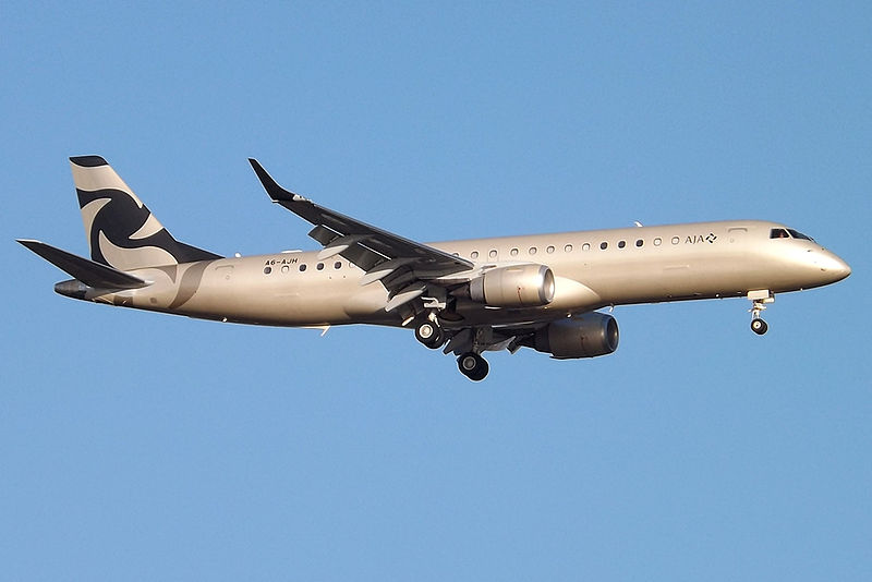 File:A6-AJH ERJ-190 Lineage (11277558116).jpg