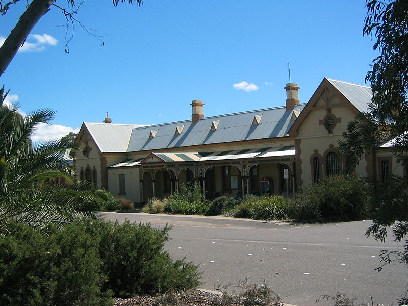 Файл:Queanbeyan railway station.jpg