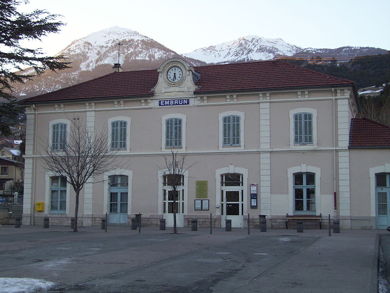 File:Stazione di Embrun.jpg