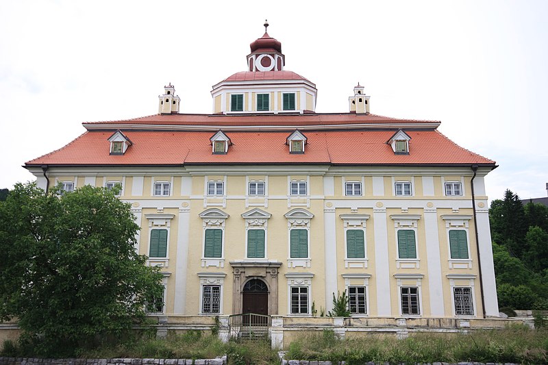 File:Schloss Poeckstein-Ostansicht.JPG