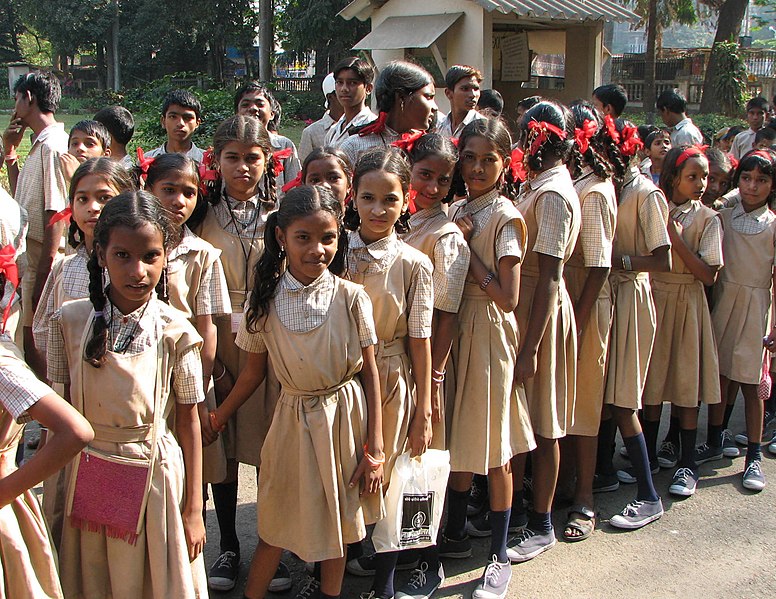 File:Young students, Mumbai.jpg