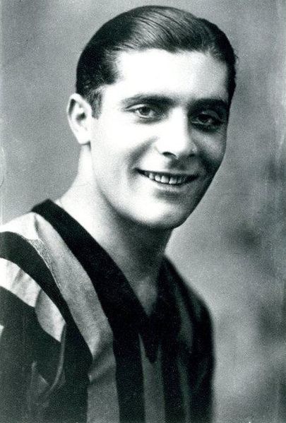 Файл:Giuseppe Meazza 1935.jpg