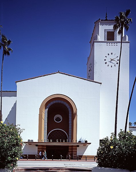 File:Highsmithunionstationfacadeclocktower.jpg