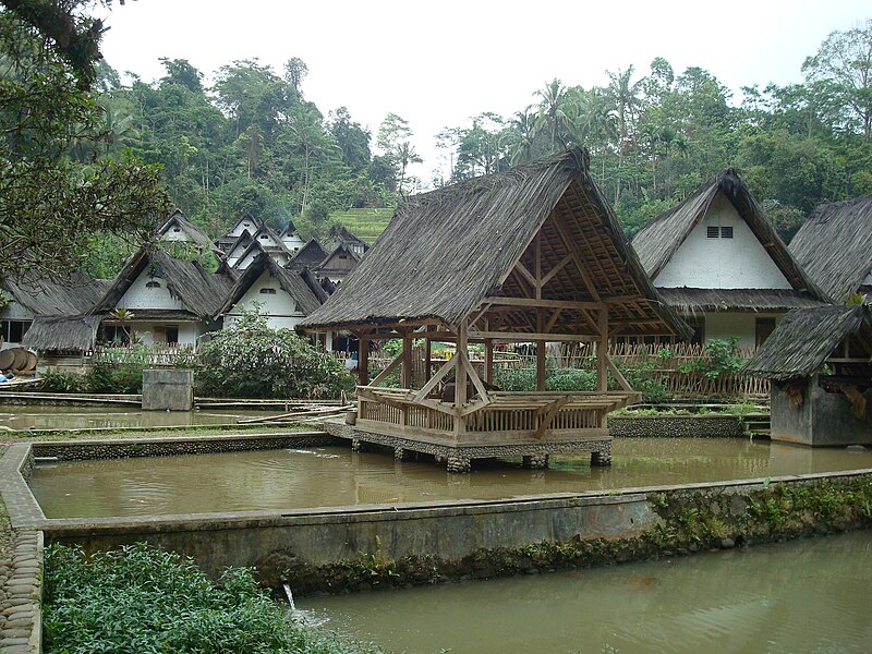 File:Kampung Naga Java110.jpg